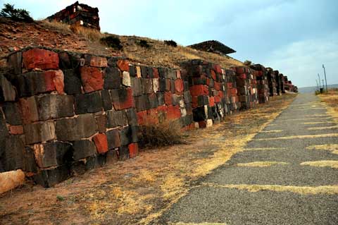 Fortress Erebuni settlement mit Khaldi Temple, Yerevan / Erivan