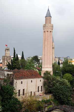 Yivli Minare mit Alaaddin Cami Antalya