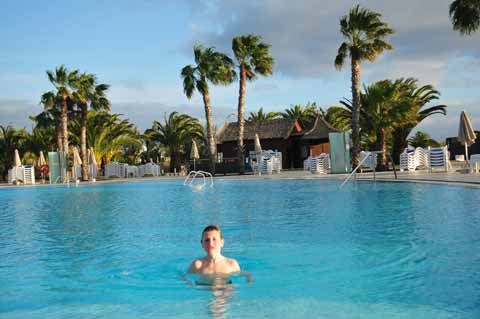 Pool Hotel THB Tropical Island