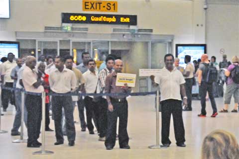 Guide Ari - Bandaranaike International Airport