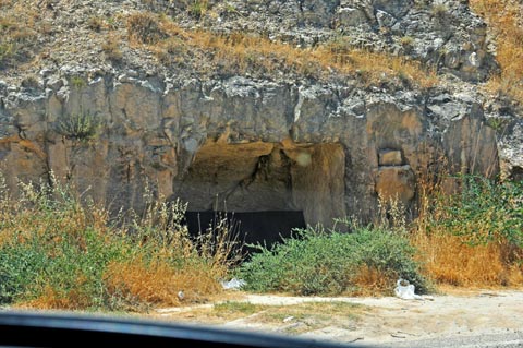 Höhle in der Nähe von Belkıs / Zeugma Örenyeri Antik Kenti