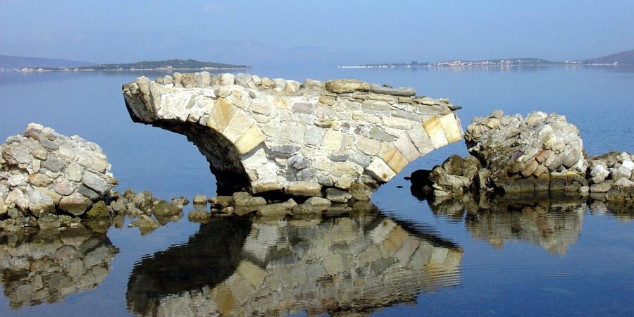 Roma Köprüsü, İçmeler