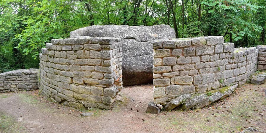 Daul-Tash-Schrein des Madara-Reiters / Капище до Мадарския конник, Madara Daul-Tash-Schrein des Madara-Reiters / Капище до Мадарския конник, Madara