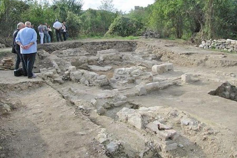 Archeological site “Frenkhisar” - Medieval Monastery / Археологически обект "Френкхисар"- Средновековен манастир, Veliko Tarnovo Archeological site “Frenkhisar” - Medieval Monastery / Археологически обект "Френкхисар"- Средновековен манастир, Veliko Tarnovo