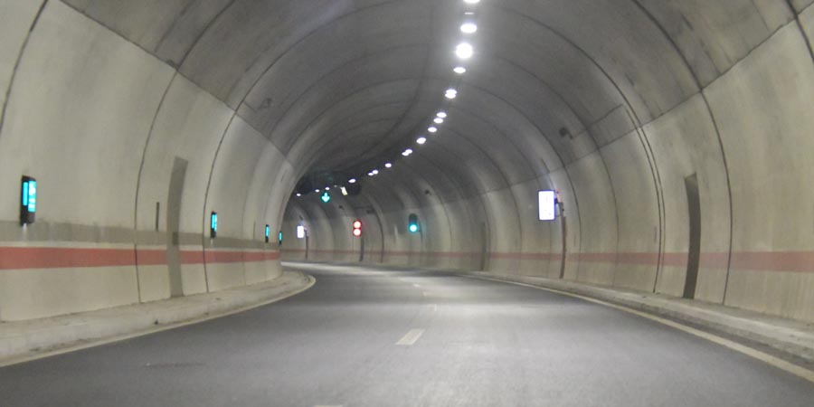 E80 Tunneleinfahrt bei Dimitrovgrad Димитровград, Serbien, Serbien
