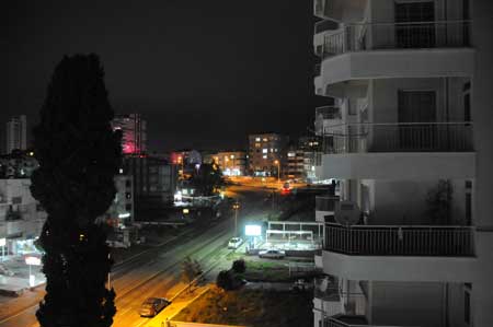 Blick aus dem Lara Dinç Hotel nachts