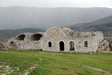 Gazermat ne Akropol Berat