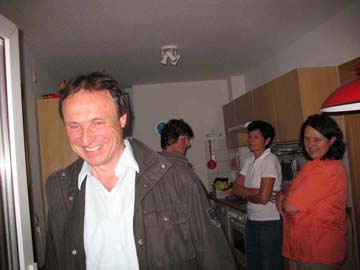 Christian trifft ein