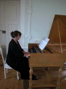 unsere Schlossführerin bei einer Bach-Kantate