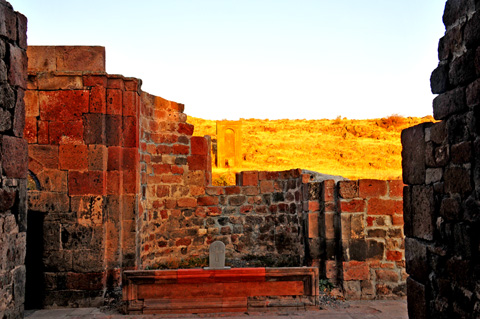 Artavazik Church Արտավազիկ եկեղեցի, Byurakan / Bjurakan Բյուրական