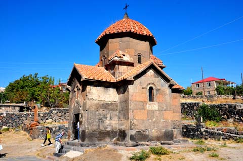 Karmravor Church / Surb Astvatsatsin, Ashtarak