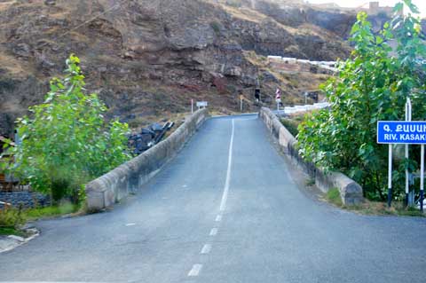 Oshakan bridge