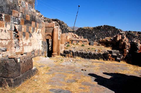 Kloster Saint Sarkis / Sargis Monastery / Surp Sarkis Vank Սուրբ Սարգիս Վանք / Ուշի Վանք in Ushi Ուշի