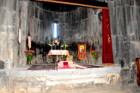 Vahramashen Surb Astvatsatsin Church, Amberd