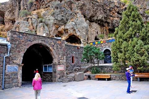 Höhlenkloster Geghardavank Ajrivank Գեղարդավանք Monastery