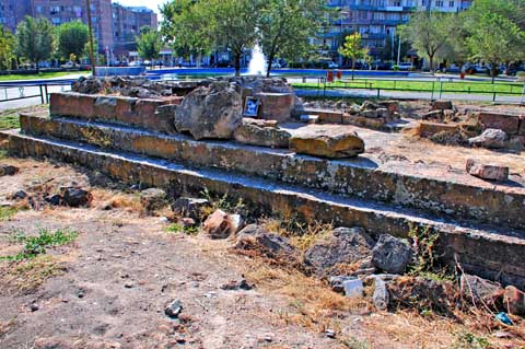 Chapel-Ruins_Mesrop-Mashtots-Street_Vagharshapat