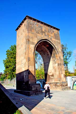 Tor von König Trdat / Gate of King Trdat / Doir Trdatay Դուռն Տրդատայ Echmiadzin
