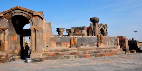 Westportal Kathedrale Zvartnots /  Zvartnots Cathedral Զուարթնոց տաճար / Զվարթնոց տաճար