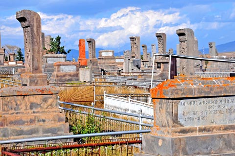 Khachkars / Chatschkars auf dem Friedhof von Noradus / Noraduz