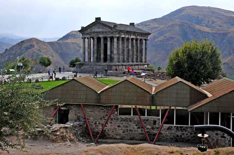 Badehaus Pagan- / Mithras-Tempel Գառնու տաճար Garni