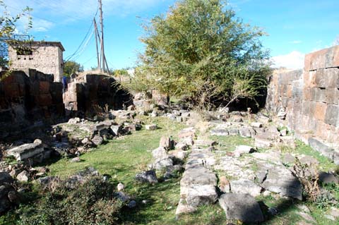 Katoghike Basilica Կաթողիկե Բազիլիկա, Yeghvard