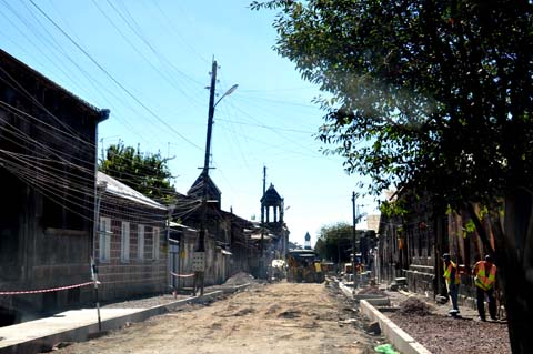 Straßenbau zur Kirche Surb Nshan /St. Cross, Gyumri