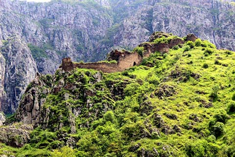 ruins Baghaberd Բաղաբերդ / David Bek's Castle