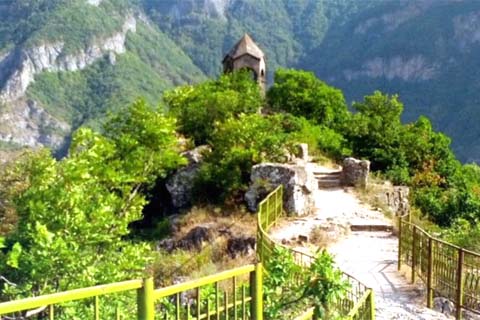 Harsnadzor Watchtower, Bell Chapel Զանգակատուն-մատուռ