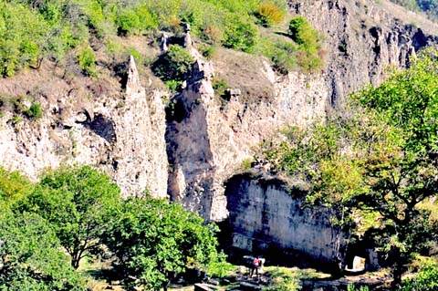 Einsiedelei und Kirchenschule Anapati Անապատի