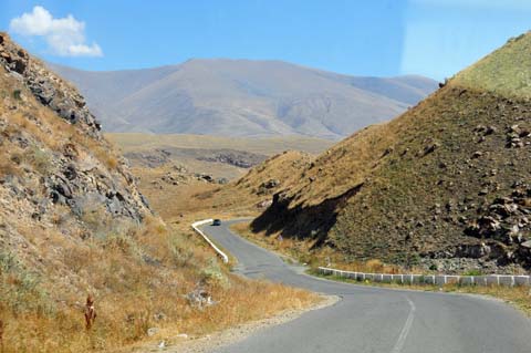 Straße von Sissian nach Aghitu