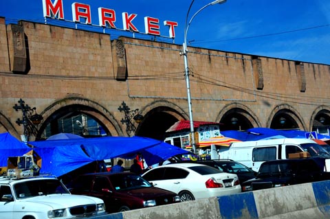 Markttag in Idschewan