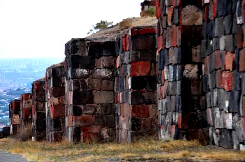 Fortress Erebuni settlement mit Khaldi Temple, Yerevan / Erivan