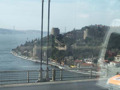 Bosporus-Brücke mit Blick auf ??