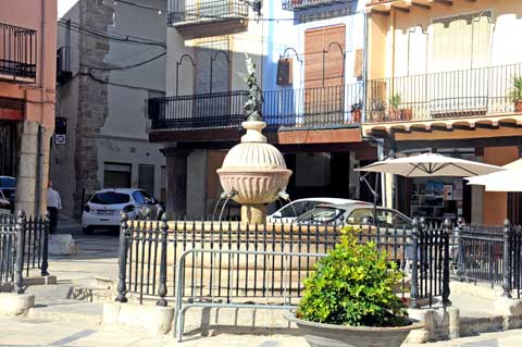 Fuente del Ángel, Plaça Major, Sant Mateu