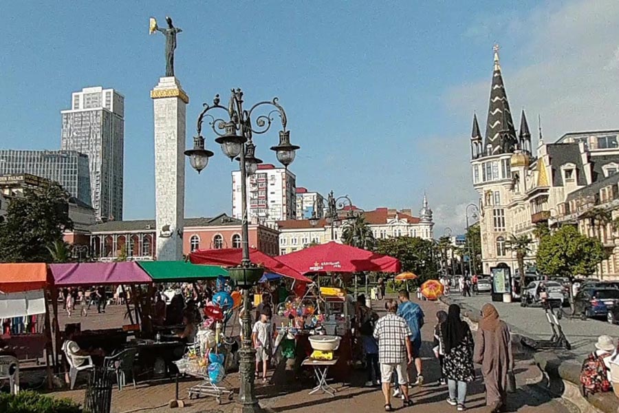 Europe Square ევროპის მოედანი mit Medea-Denkmal მედეას ქანდაკება, Batumi