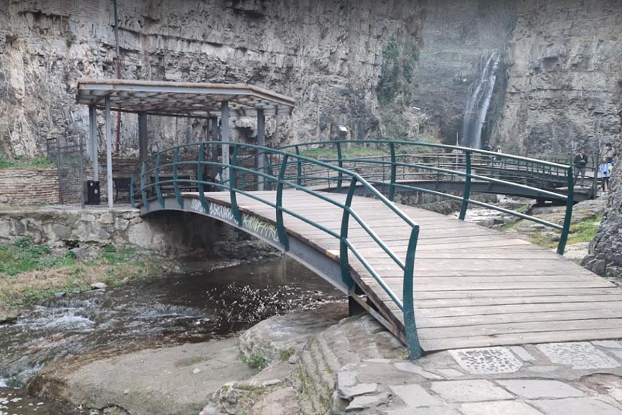 Leghvtakhevi Waterfall, Tbilisi
