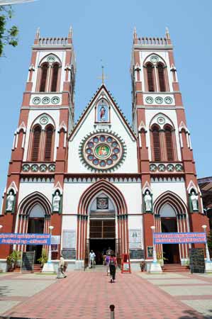 Indien Ponicherry - Sacred Heart Church