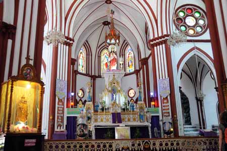 Indien Ponicherry - Sacred Heart Church