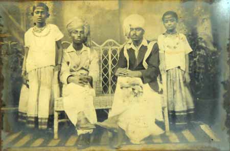 Indien Thanjavur - historisches Foto einer Bronzegießerfamilie