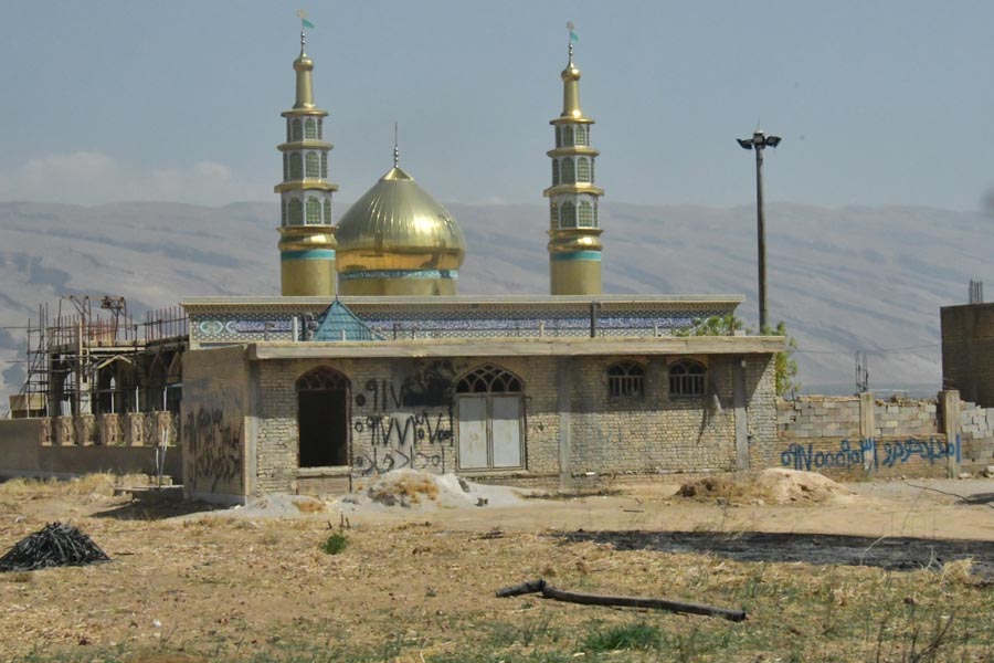 Moscheebau an der Shiraz-Kavar-Rd / Route 65 bei Baghan باغان