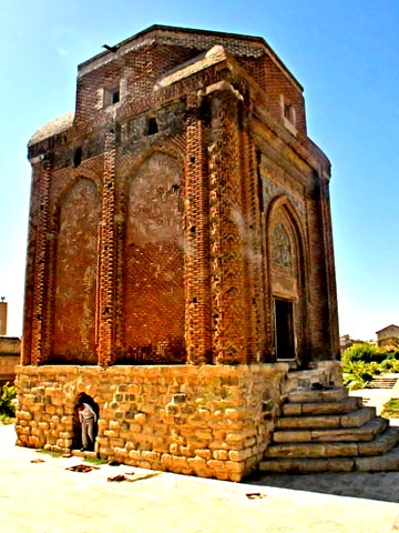 Gonbad-e-Sorkh, Roter Turm,