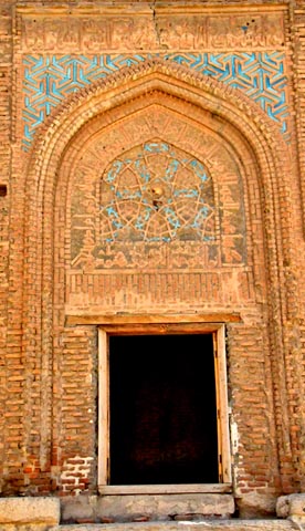 Gonbad-e-Sorkh, Roter Turm,