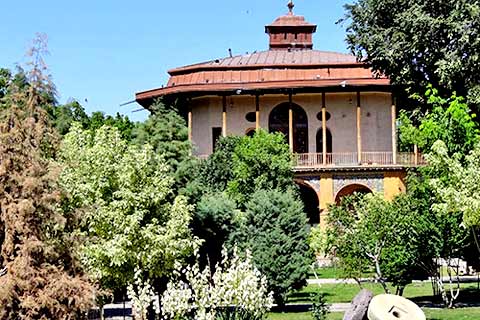 Pavillon Tschehel Sotun / Chehel Sotoun, ein Safavid- Pavillon in Qazvin