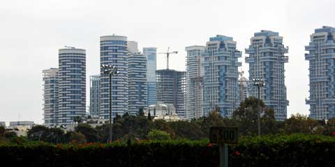 Tel Aviv - Wolkenkratzer in Amal Hill A