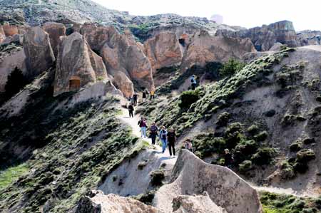 Kappadokien Wanderung auf den Kämmen des Kızılçukur / Kizilcukur- Red Valley