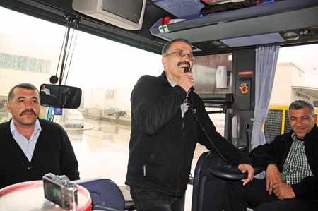 links Busfahrer Bülent - rechts Reiseleiter Izzet (Izzi)