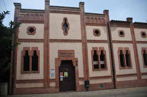 Colonia Güell - Zentrum Sant Lluis