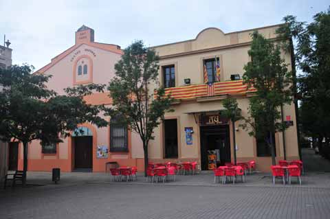 Colonia Güell - Ateneo uniò und Fontova-Theater