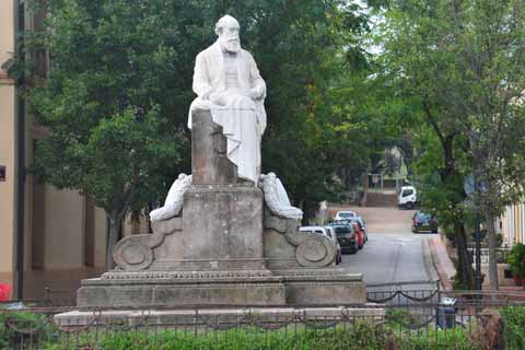 Colonia Güell - Denkmal Eusebi Graf von Guell