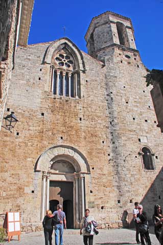 Besalú - Església de Sant Vicenç